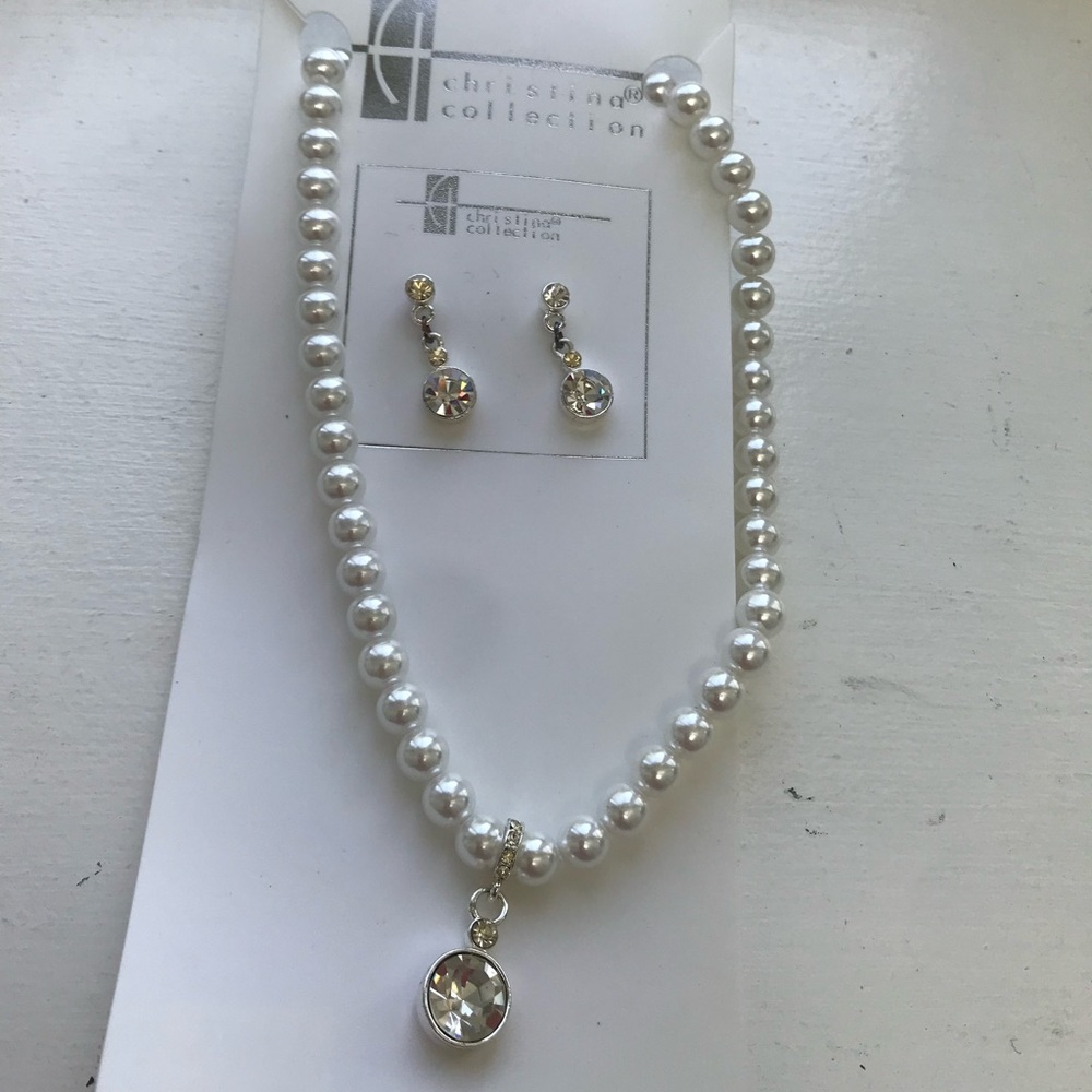 ♥️5/$20 NWT Christian collection faux pearl jewelry set